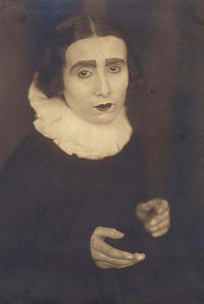 Maria Heil als Alma (Gerichtsscene)