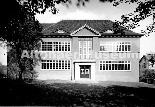 Schule in der Schumannstraße, Vorderseite