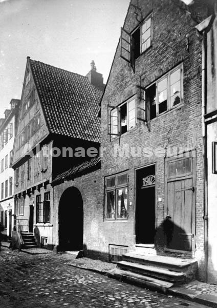 Häuser mit Torbogen in der Finkenstraße