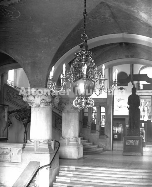 Kronenleuchter der Christianskirche im Altonaer Museum, Leihgabe der Christiansgemeinde