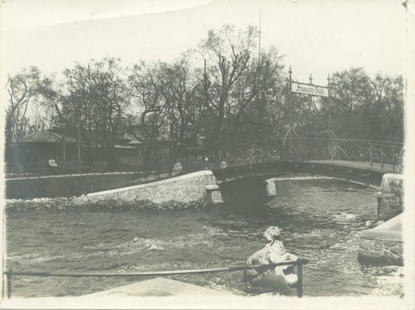 Brücke zum Frauen Bad beim Schwanenwik