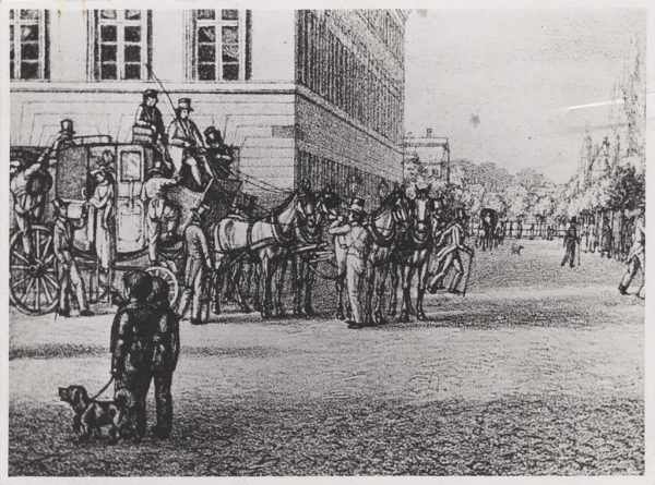 Abfotografierter Teil einer Lithografie mit einem Eckhaus und Pferdekutsche