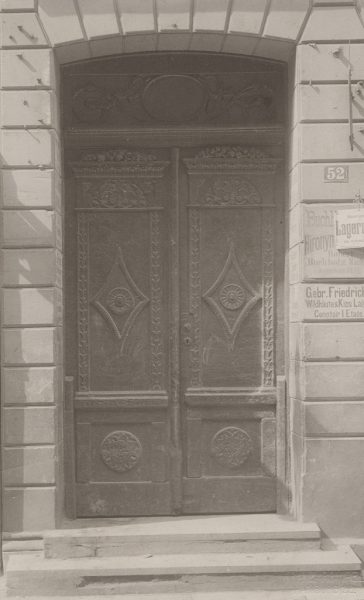 "Haustür des Hauses Deichstraße 52, Hamburg"