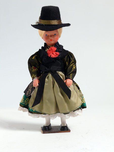 Trachtenpuppen