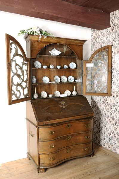Schreibschrank