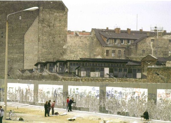 Slider Bild - http://www.europeana.eu/rights/rr-r/
