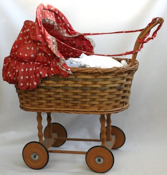 Puppenwagen