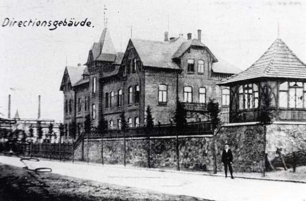 Verwaltungsgebäude der Eisenhütte "Holstein" um 1900