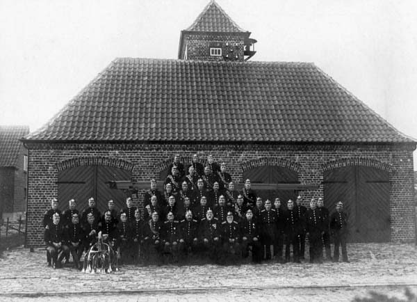 Dorfstr.9, Freiwillige Feuerwehr am alten Feuerwehr-Gerätehaus