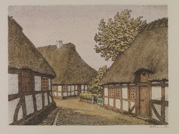 Dorfstraße im Sonnenlicht