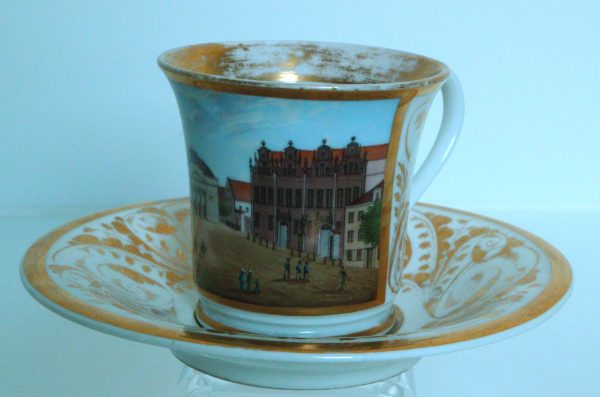 Dekortasse mit Unterrasse