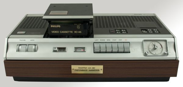 Museen im Saarland - Objekt - Video-Recorder Philips VCR N 1500